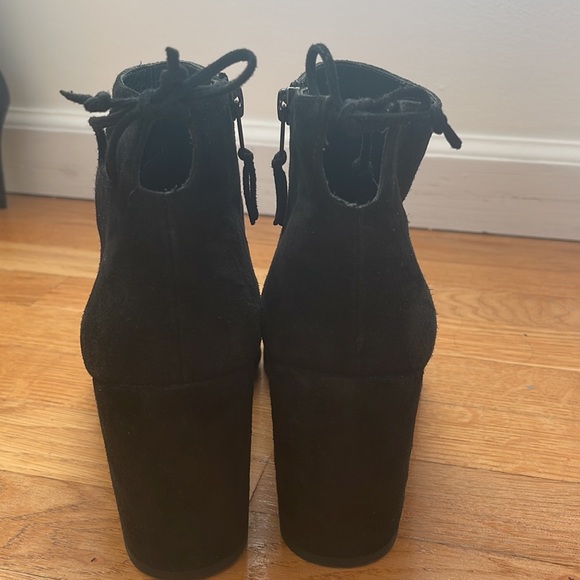 Lofty suede ankle boot - Picture 6 of 11